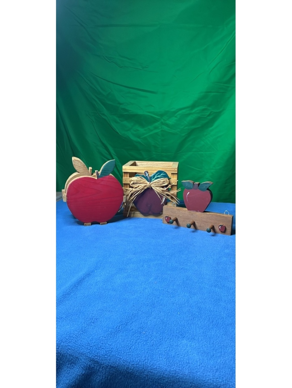 3-Piece Wooden Apple Decor Set